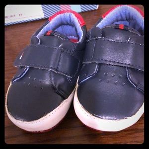 NWT Tommy Hilfiger crib shoes